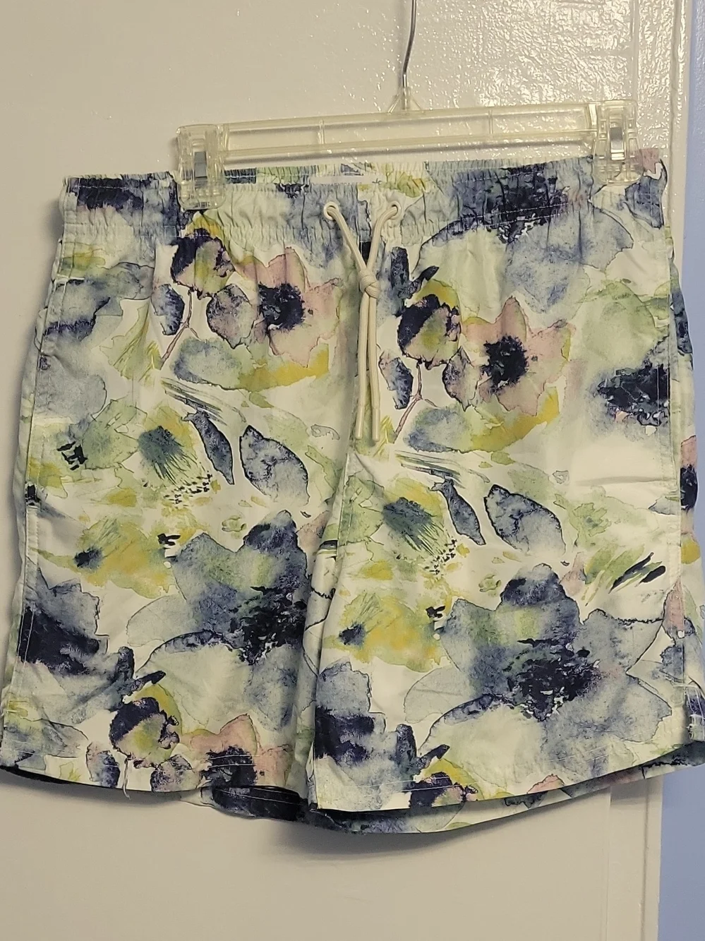 Floral Watercolor Drawstring Women’s Shorts - White/Blue